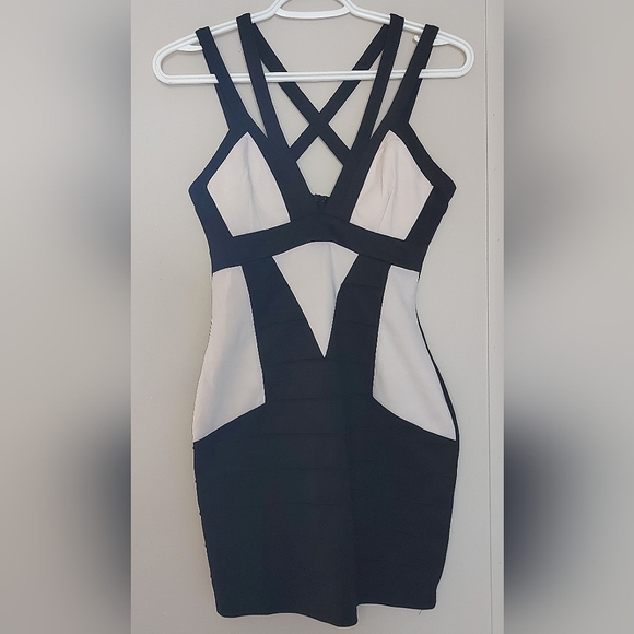 Black and white body contour dress Sz. S - Picture 1 of 7